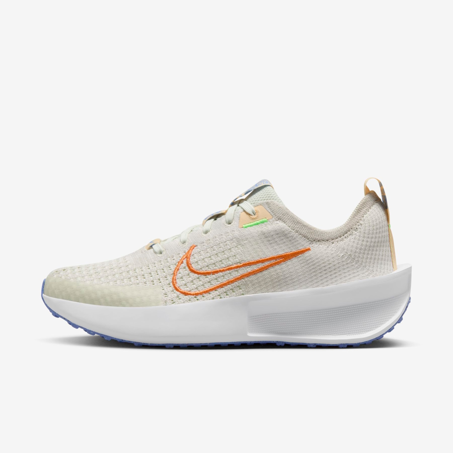 Brazil product data sample: Tênis Nike Interact Run Feminino Bege